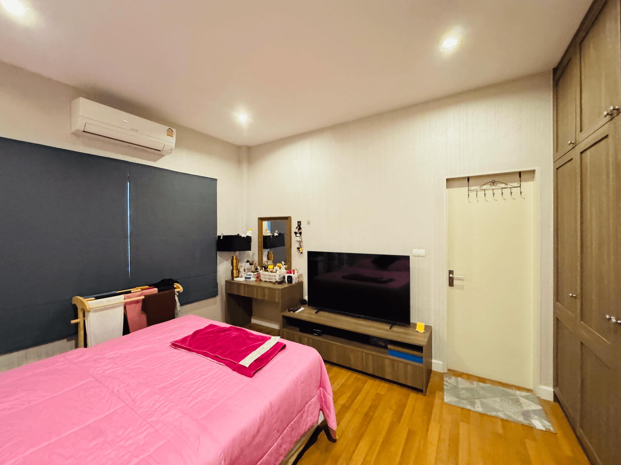 บ้านเดี่ยว 2 ชั้น 4 นอน 4 น้ำ พร้อมห้องแม่บ้าน จอดรถ 4 คัน ที่ดิน 80 ตร.วา  view 9