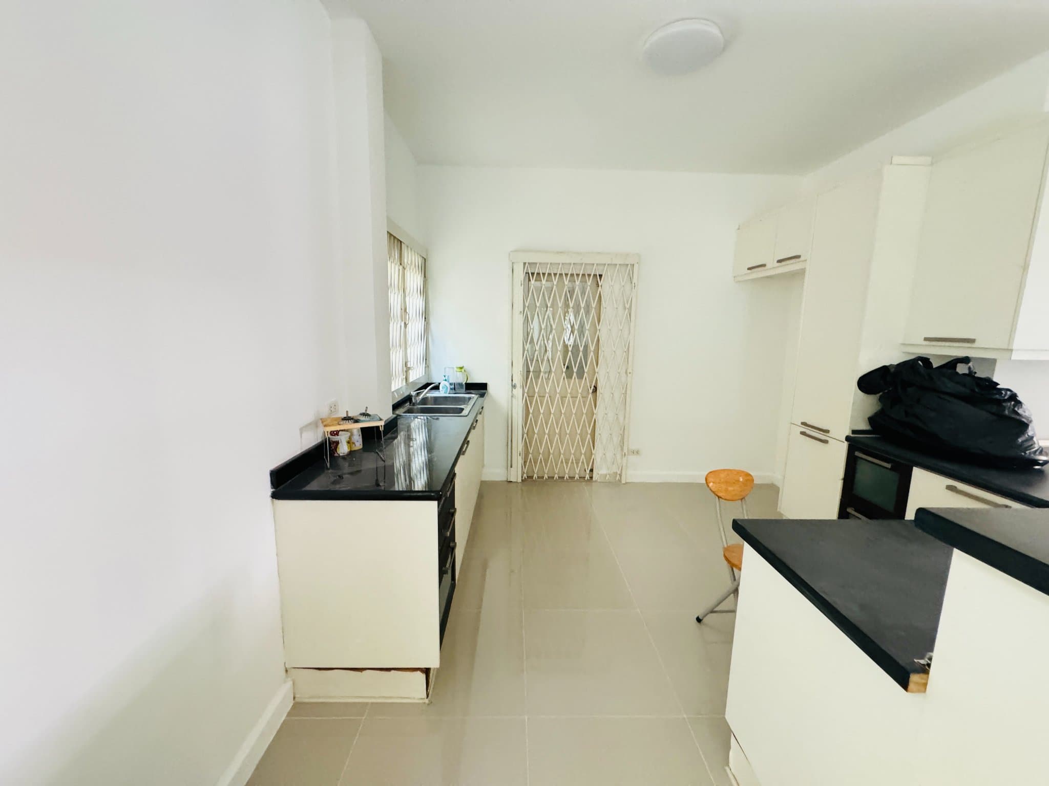 ขายขาดทุนบ้านรีโนวทใหม่ 2 ชั้น ติดถนนพระรามสอง 4 นอน 3 น้ำ ที่ดิน 81 ตร.วา view 7