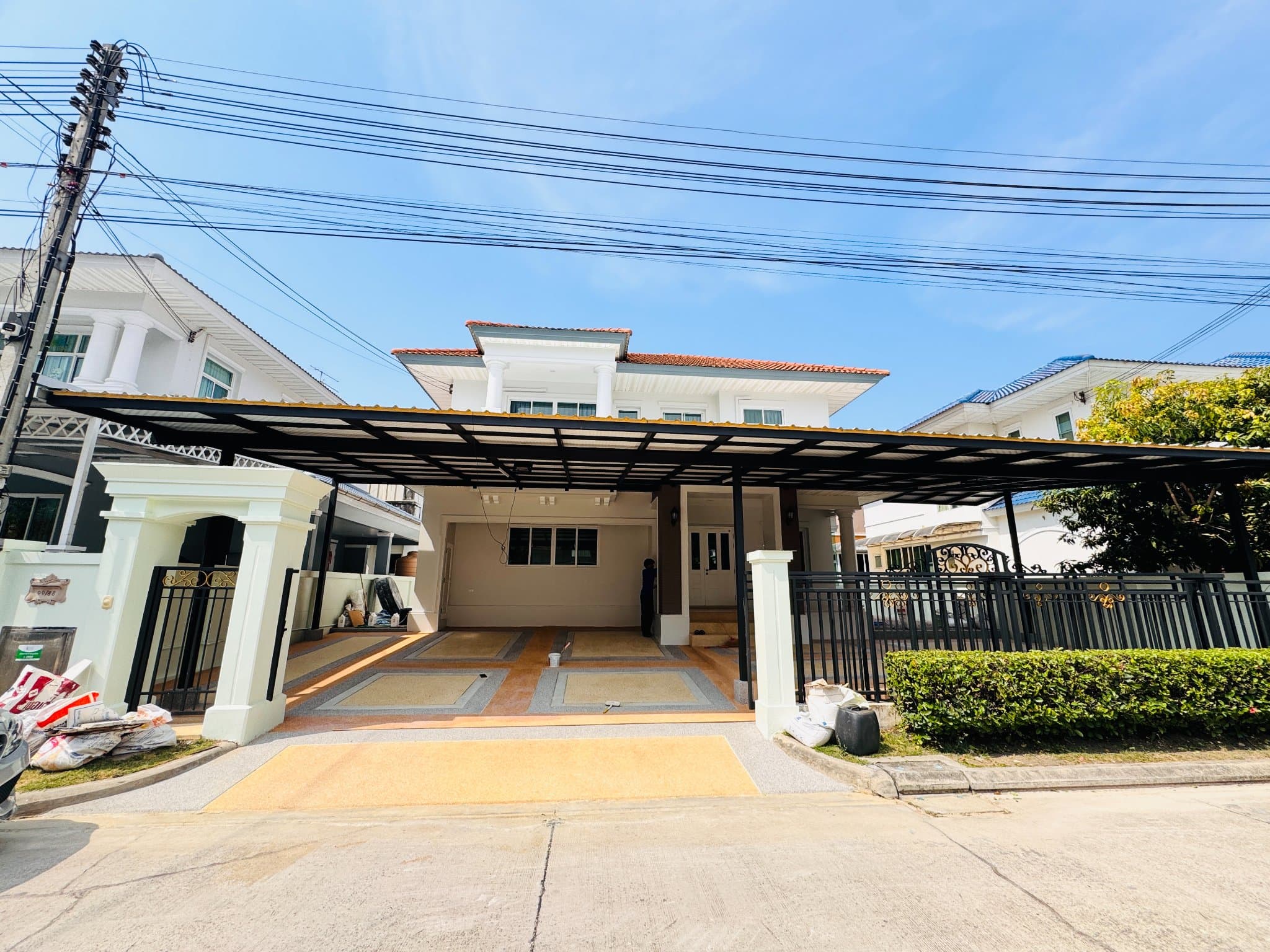 ให้เช่าบ้านเดี่ยวรีโนเวทใหม่ The Grand Rama 2 หลังใหญ่ 4 ห้องนอน พื้นที่ 250 ตร.ม. เหมาะสำหรับครอบครัวใหญ่