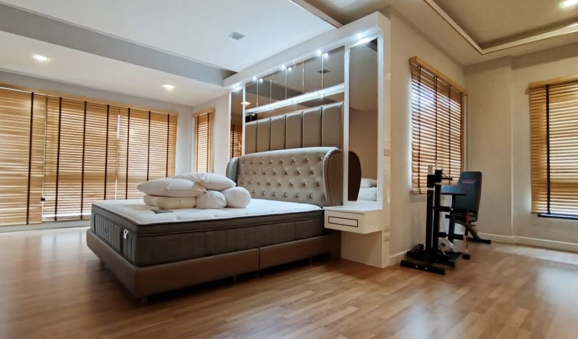 บ้านสำหรับครอบครัวใหญ่ พื้นที่ใช้สอย 290 ตร.ม. 4 ห้องนอน Built-in ที่จอดรถ 4 คัน view 9
