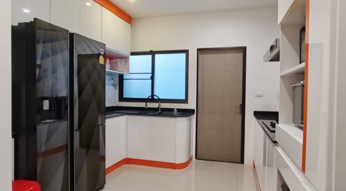 บ้านสำหรับครอบครัวใหญ่ พื้นที่ใช้สอย 290 ตร.ม. 4 ห้องนอน Built-in ที่จอดรถ 4 คัน view 12