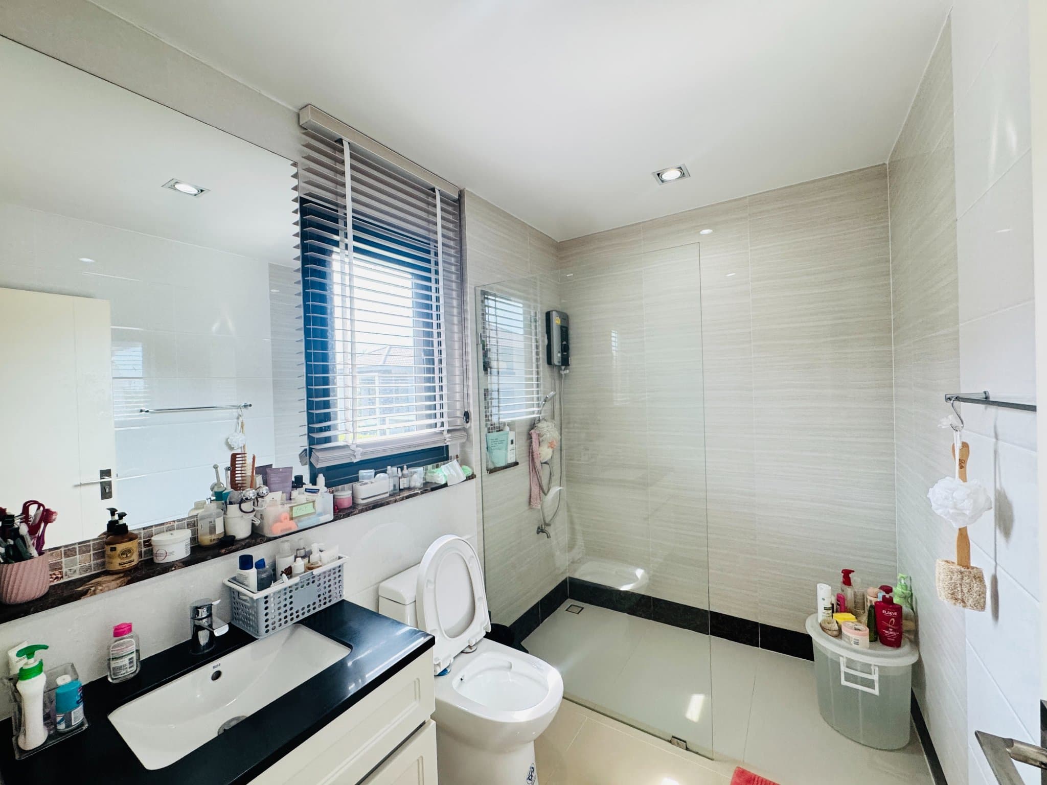 บ้านเดี่ยวหรู 4 ห้องนอน 5 ห้องน้ำ พื้นที่ใช้สอย 380 ตร.ม. ที่ดิน 122 ตร.วา จอดรถ 3 คัน 14.9ล้านบาท view 14