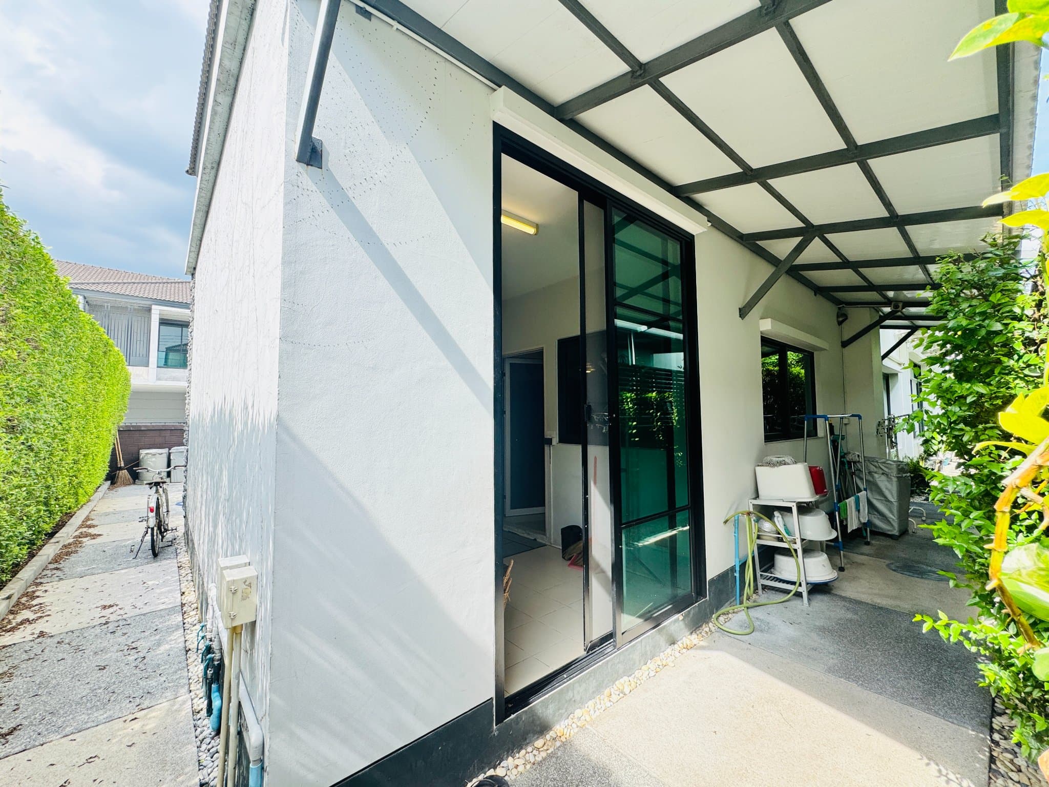 บ้านเดี่ยวหรู 4 ห้องนอน 5 ห้องน้ำ พื้นที่ใช้สอย 380 ตร.ม. ที่ดิน 122 ตร.วา จอดรถ 3 คัน 14.9ล้านบาท view 6