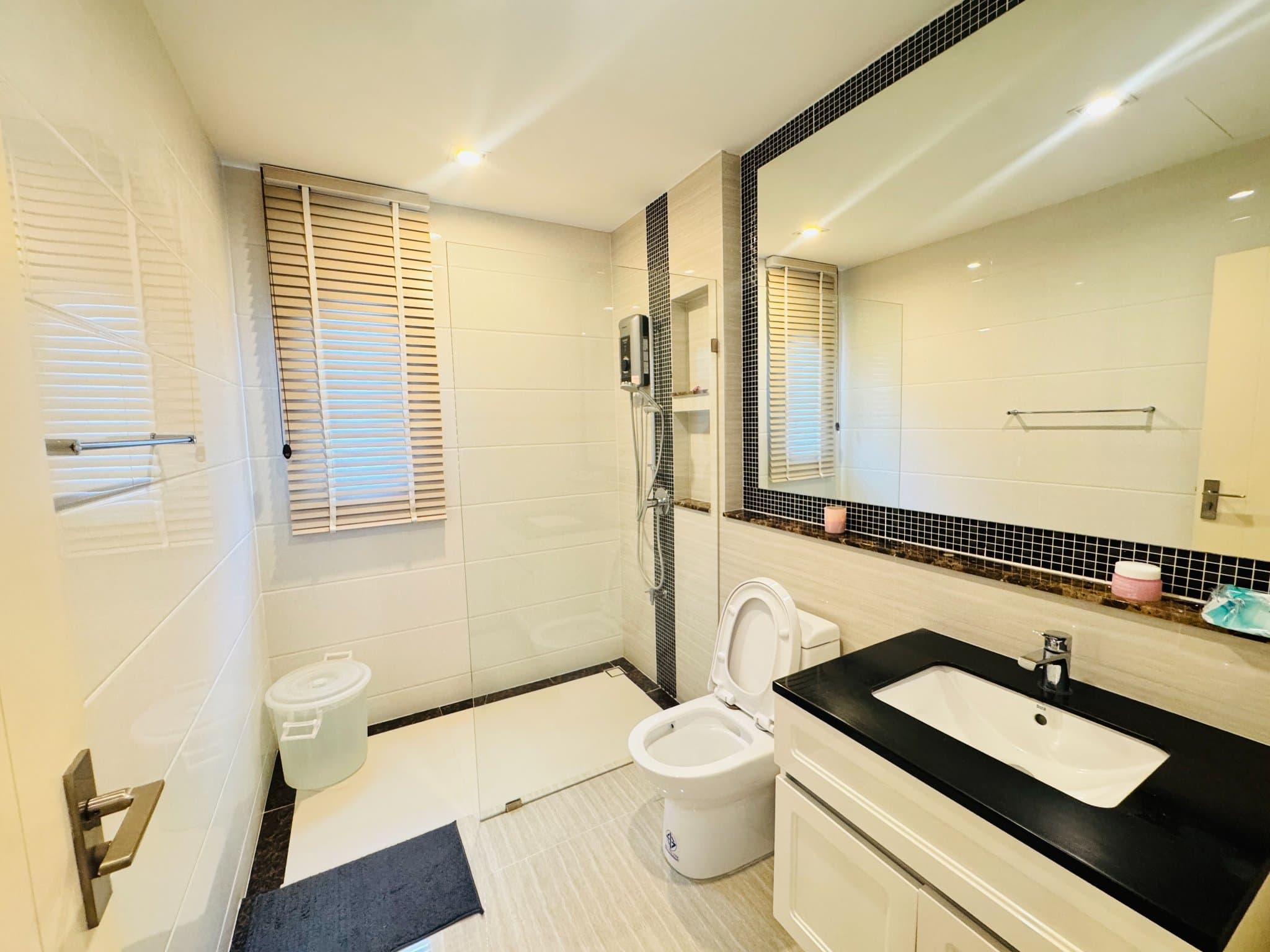 บ้านเดี่ยวหรู 4 ห้องนอน 5 ห้องน้ำ พื้นที่ใช้สอย 380 ตร.ม. ที่ดิน 122 ตร.วา จอดรถ 3 คัน 14.9ล้านบาท view 13