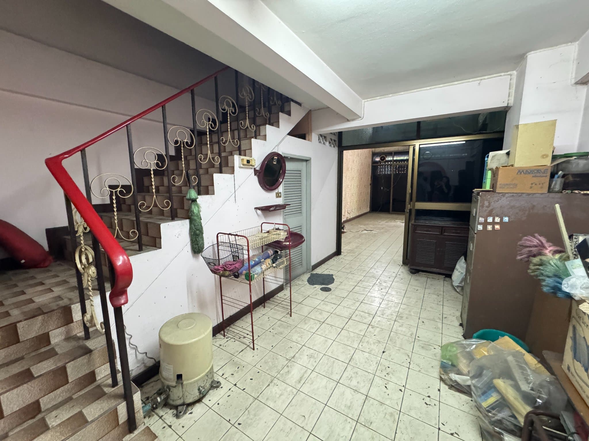 ขายอาคาร 3.5 ชั้น ปากซอยกำนันแม้น 28 จอมทอง 6 ห้องนอน | พื้นที่ใช้สอยประมาณ 250 ตร.ม. | ราคา 4.5 ล้านบาท view 14